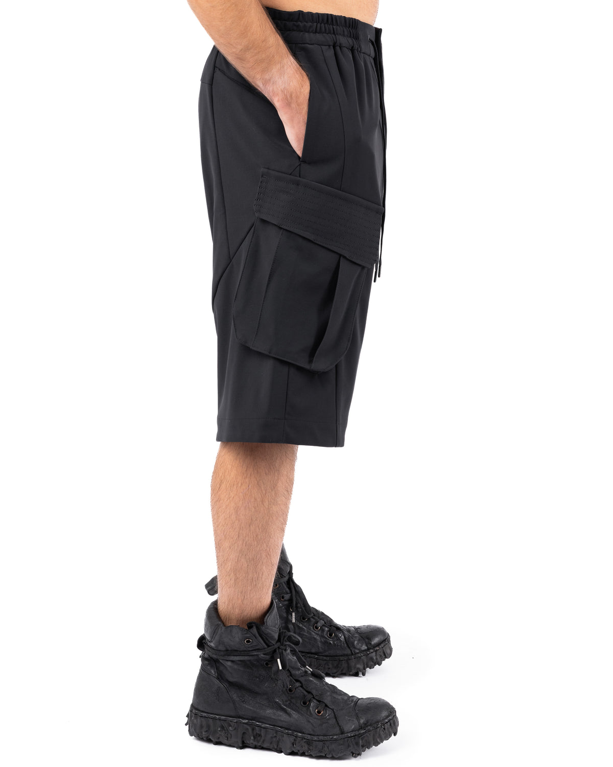 Technical Woven Pants – Black | DEVOA | MONOLYT