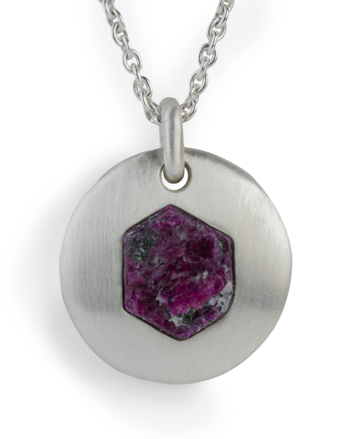 D-137-MA_RUS_Parts of Four Disk Necklace (40mm, Ruby Slab) – Matte Sterling Silver + Ruby Slab