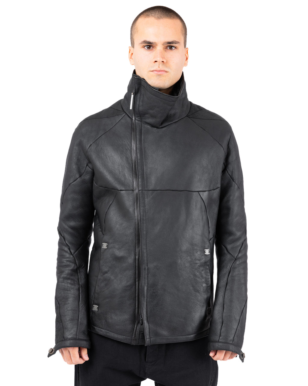 Resistant_Isaac-Sellam-Experience-Jacke-Lammfell-hinten