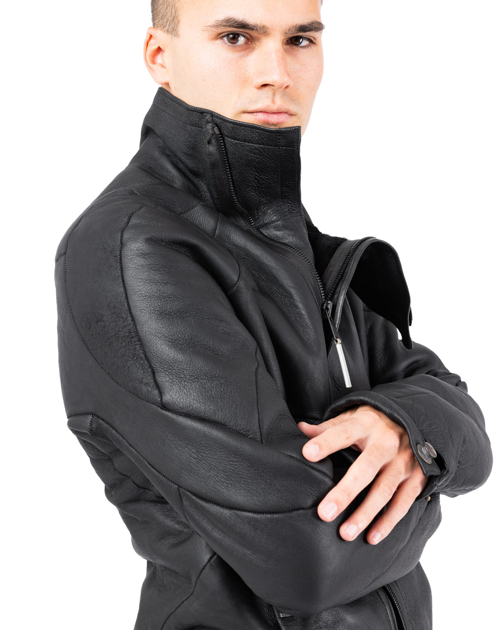 Resistant_Isaac-Sellam-Experience-Jacke-Lammfell-hinten