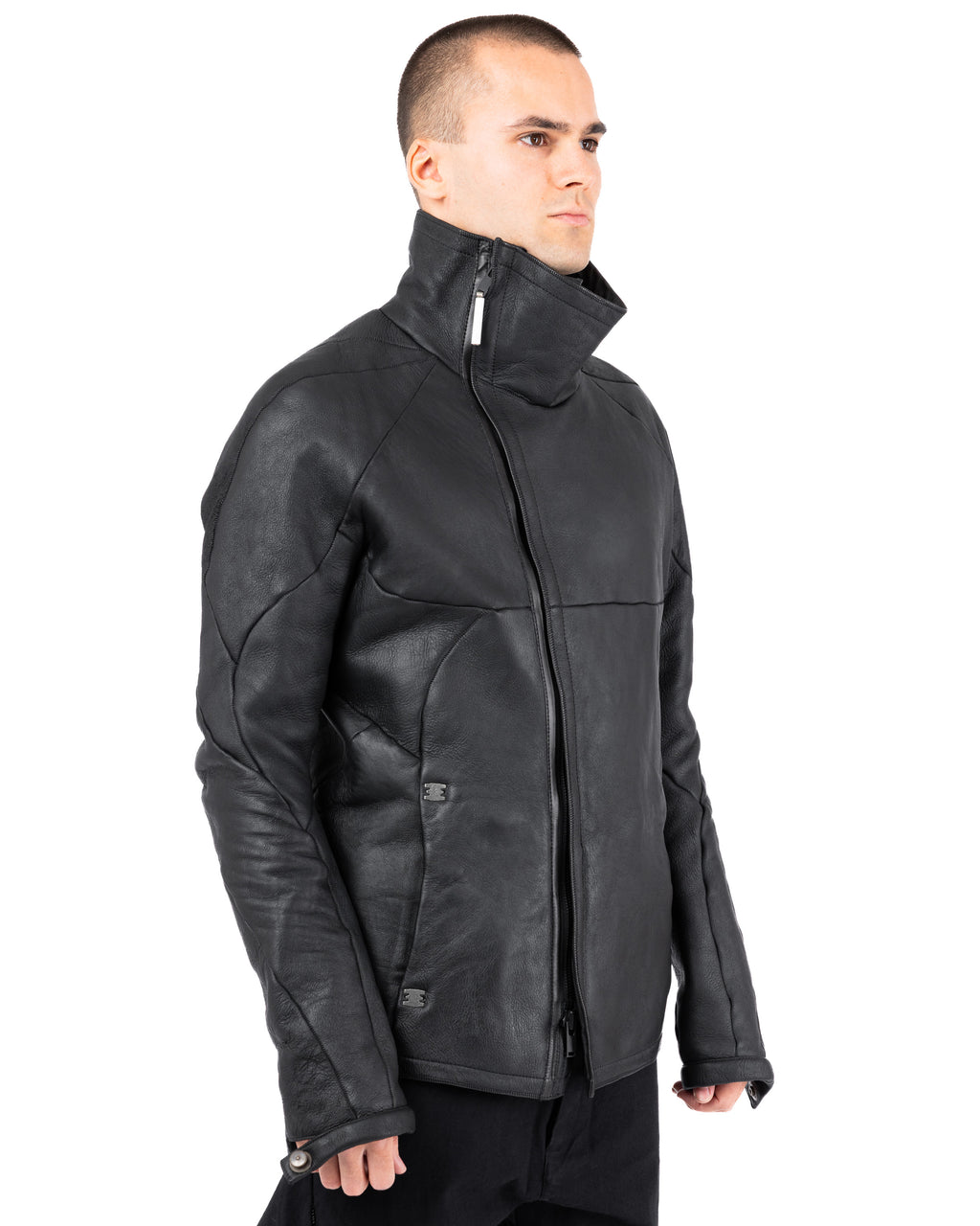 Resistant_Isaac-Sellam-Experience-Jacke-Lammfell-hinten