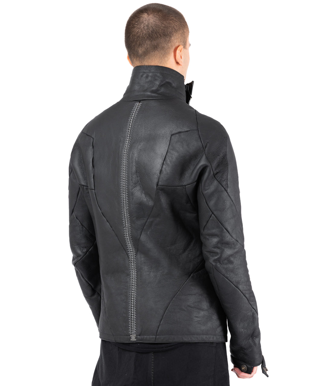 Resistant_Isaac-Sellam-Experience-Jacke-Lammfell-hinten