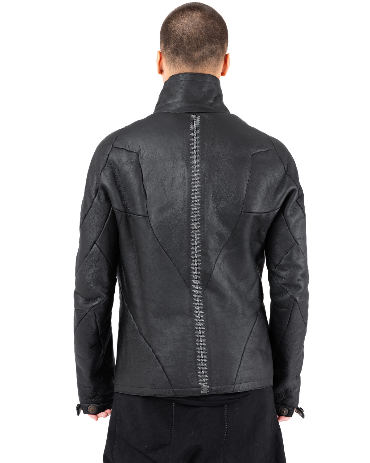 Resistant_Isaac-Sellam-Experience-Jacke-Lammfell-hinten